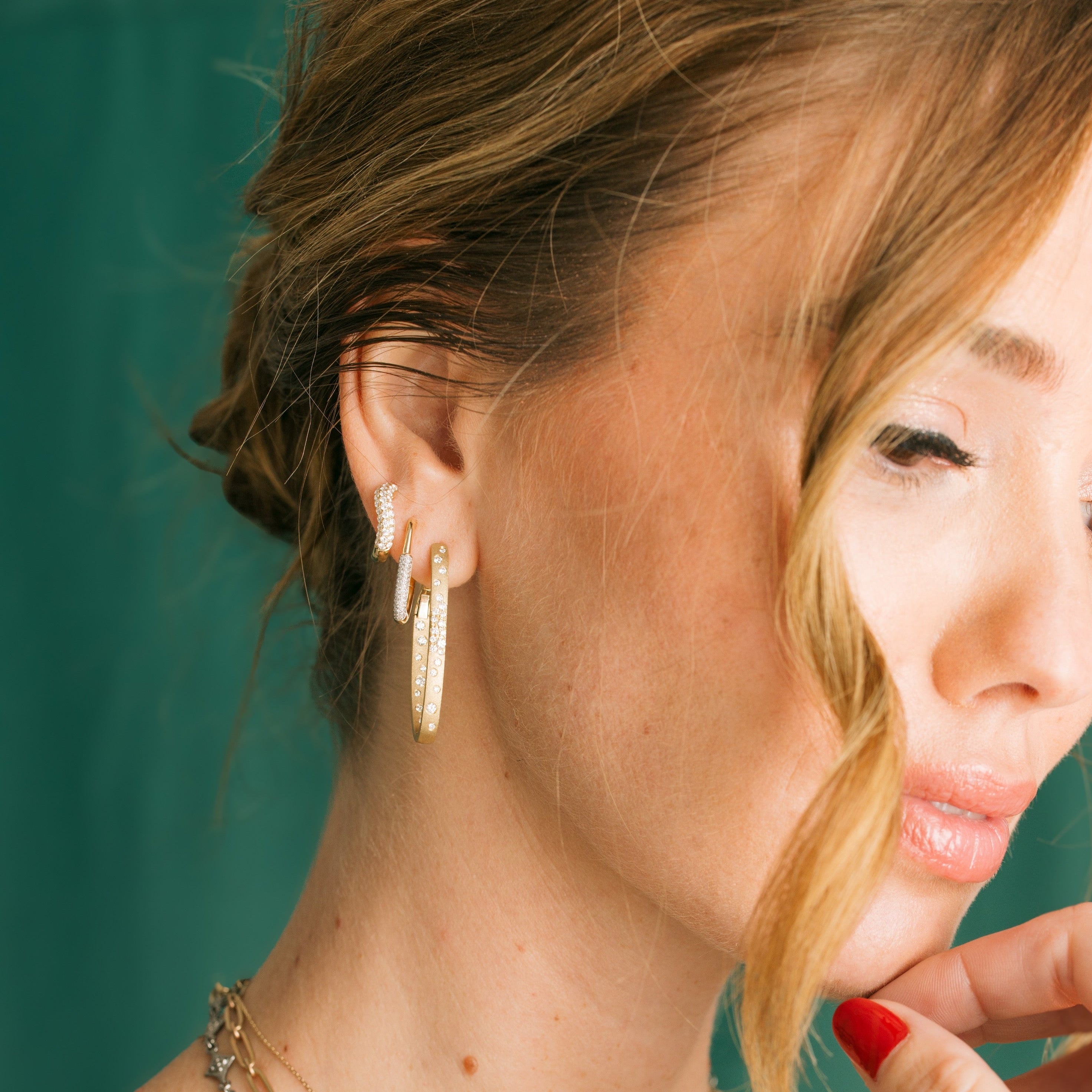 Wave Diamond Huggies