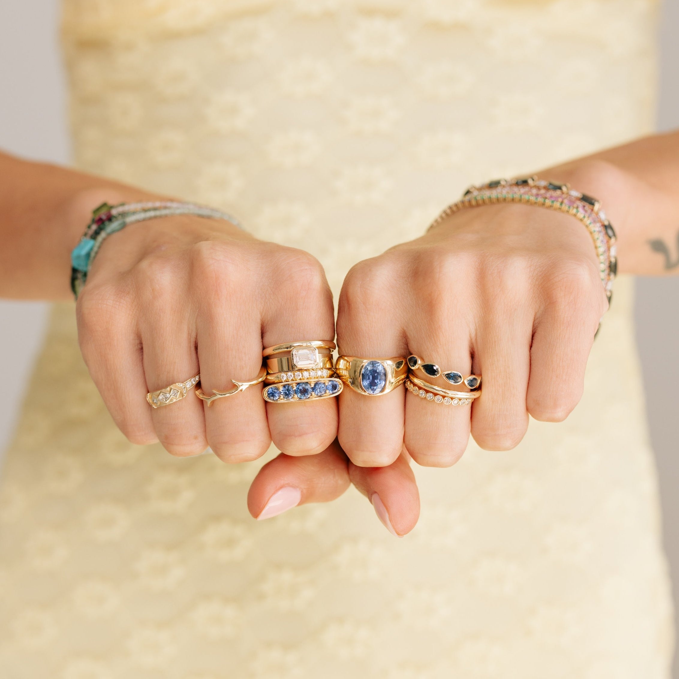 Oval Ceylon Sapphire Curved Dome Band