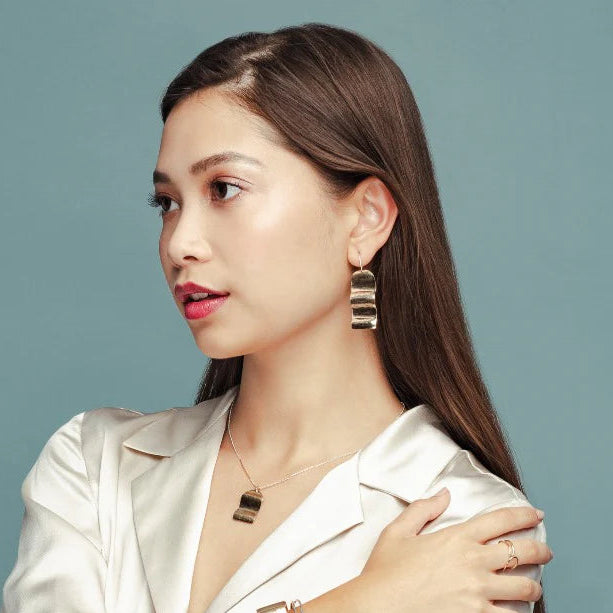 Two-Tone Wave Arch Earrings