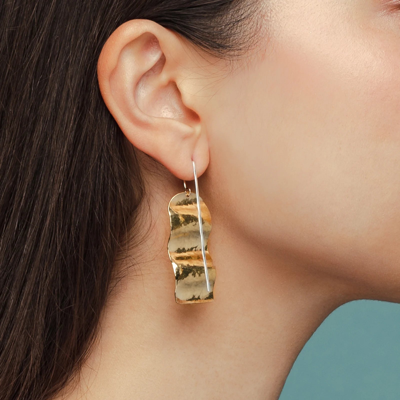 Two-Tone Wave Arch Earrings