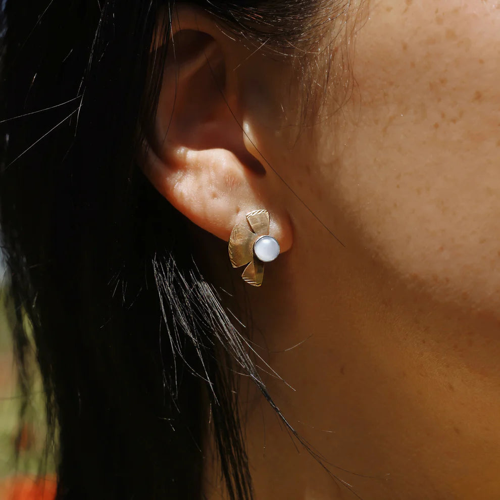 Solis Studs