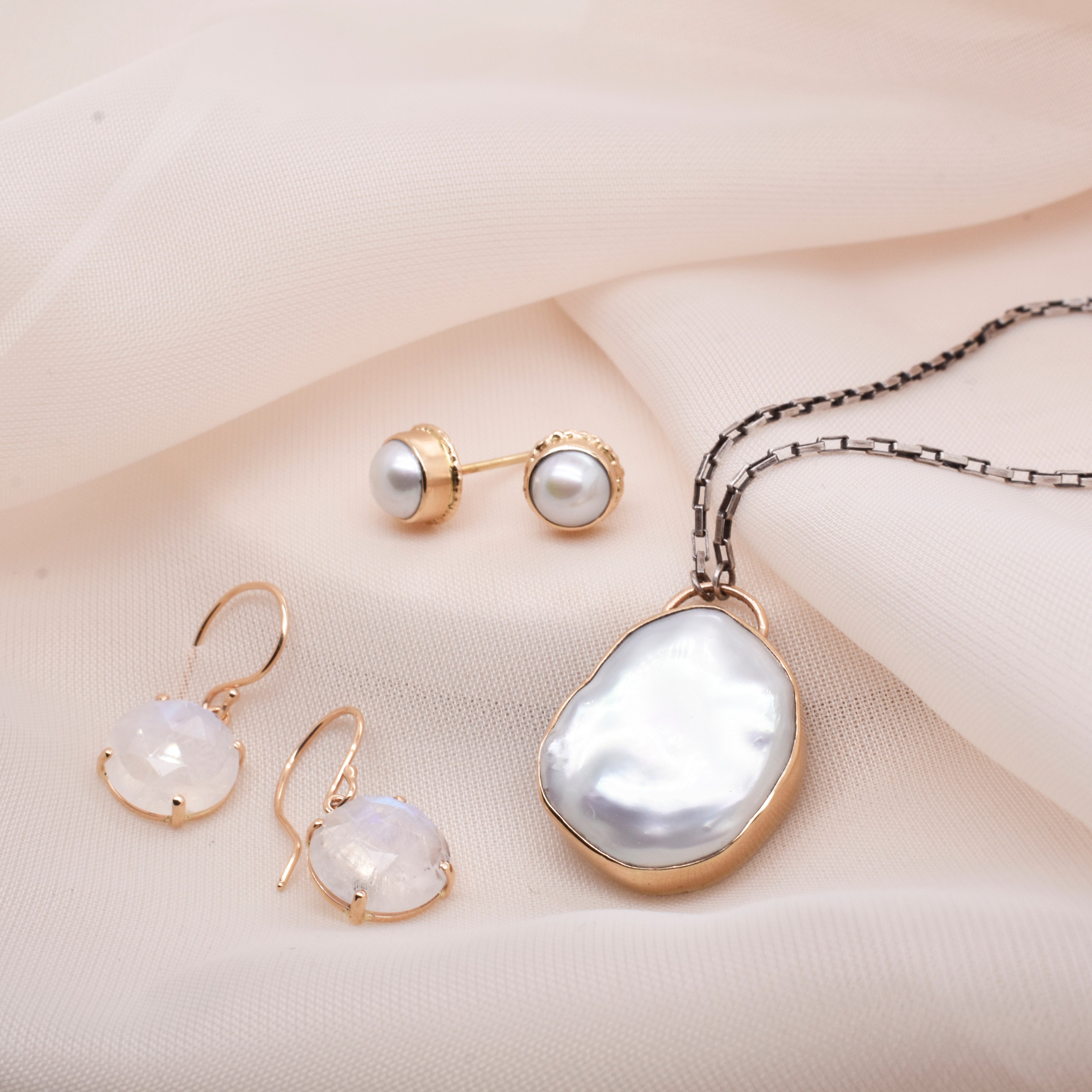Pearls & Moonstones