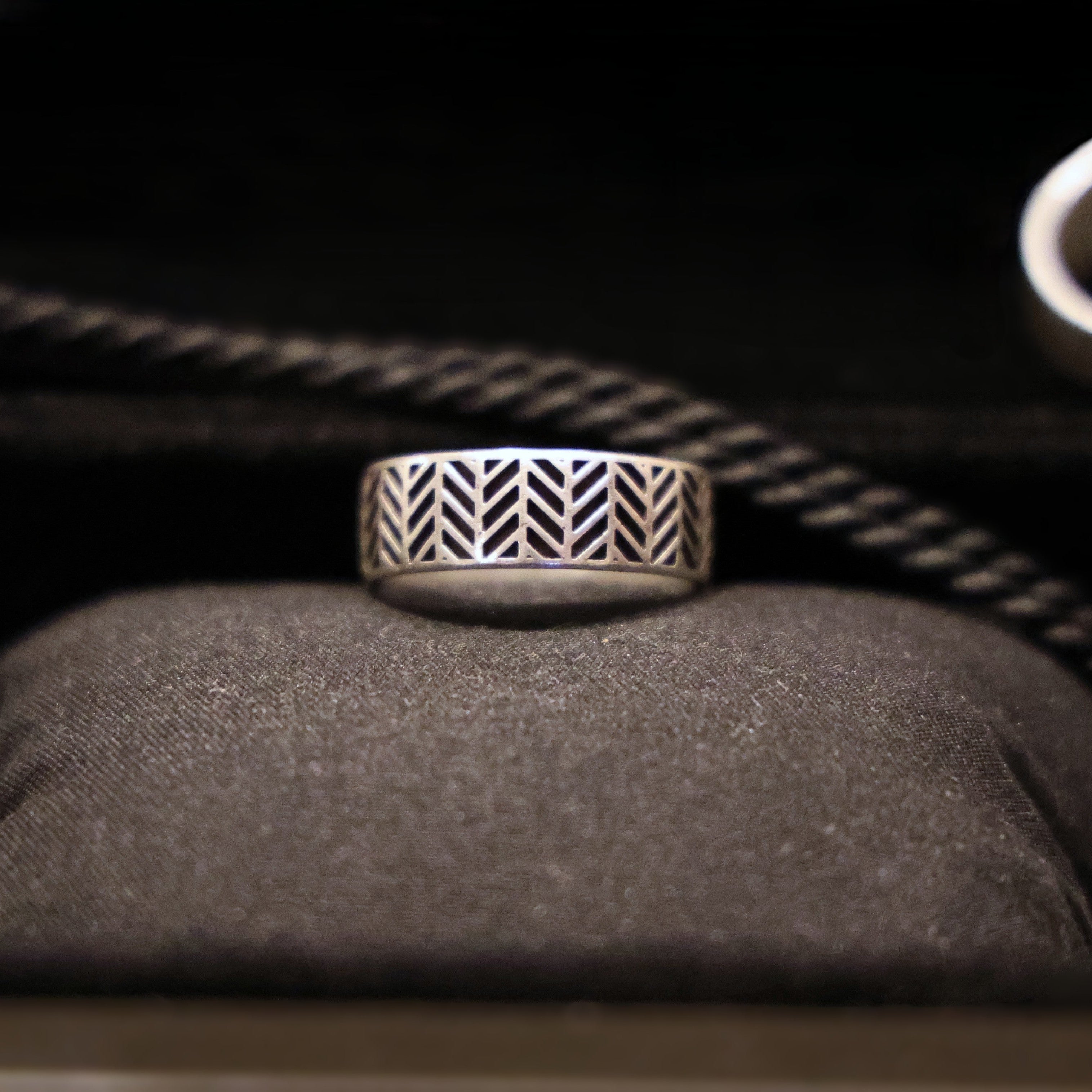 Herringbone Band 8mm