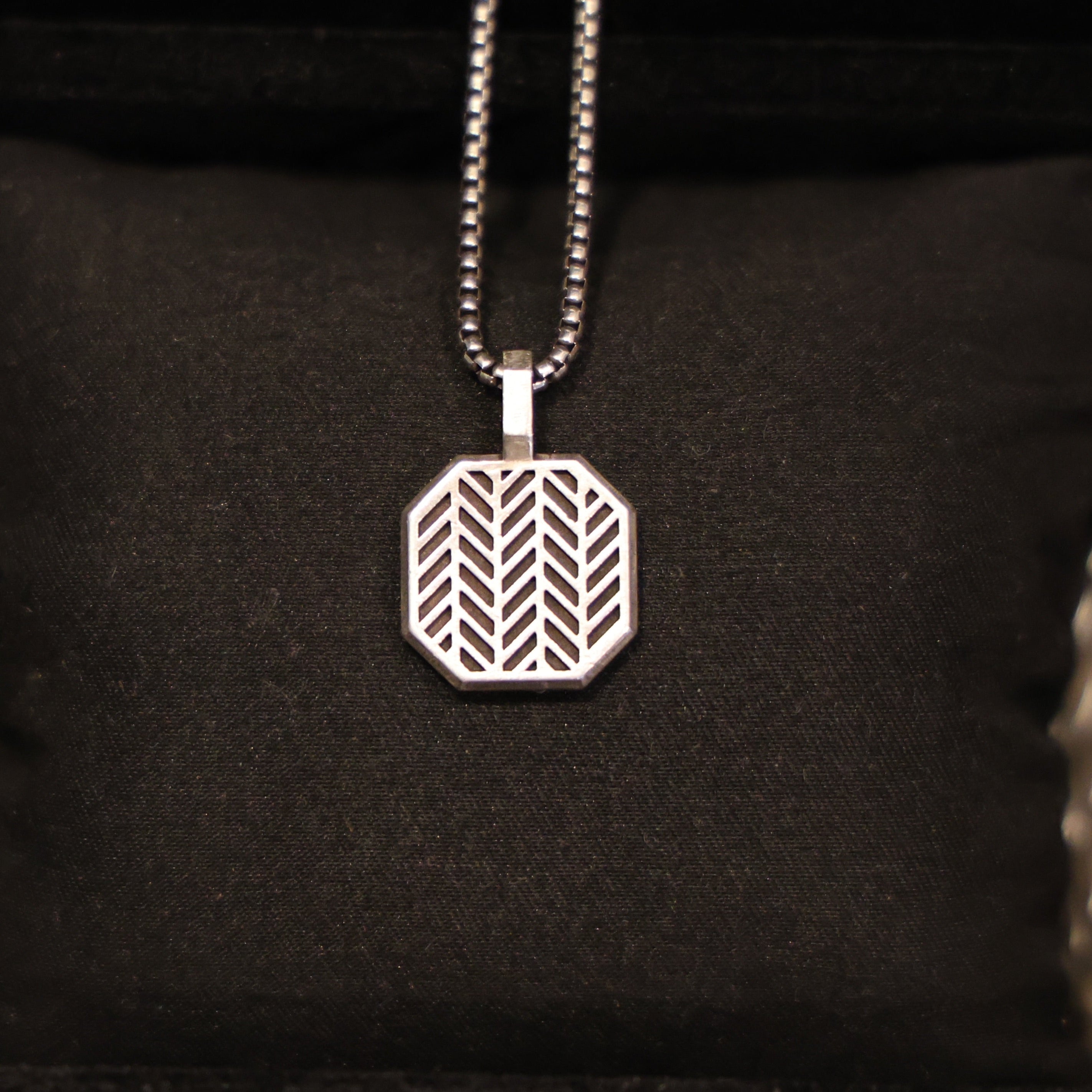 Herringbone Ehta Medallion