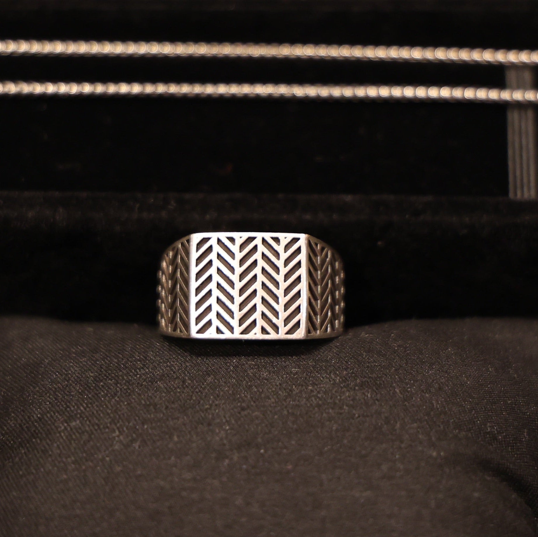 Herringbone Modern Signet Ring