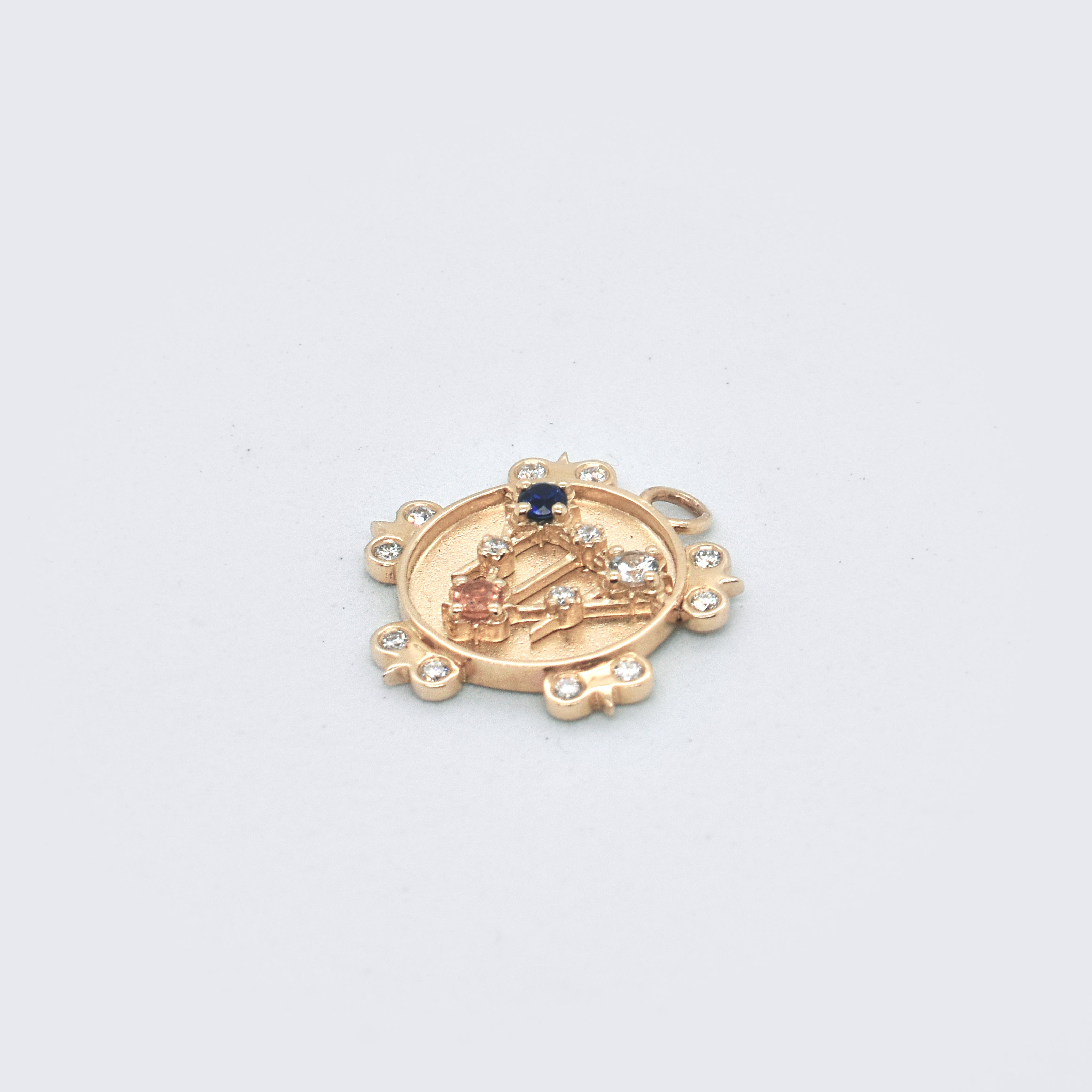 Small Lace Shield Medallion With Florets - 3 Stones - Eliza Page
